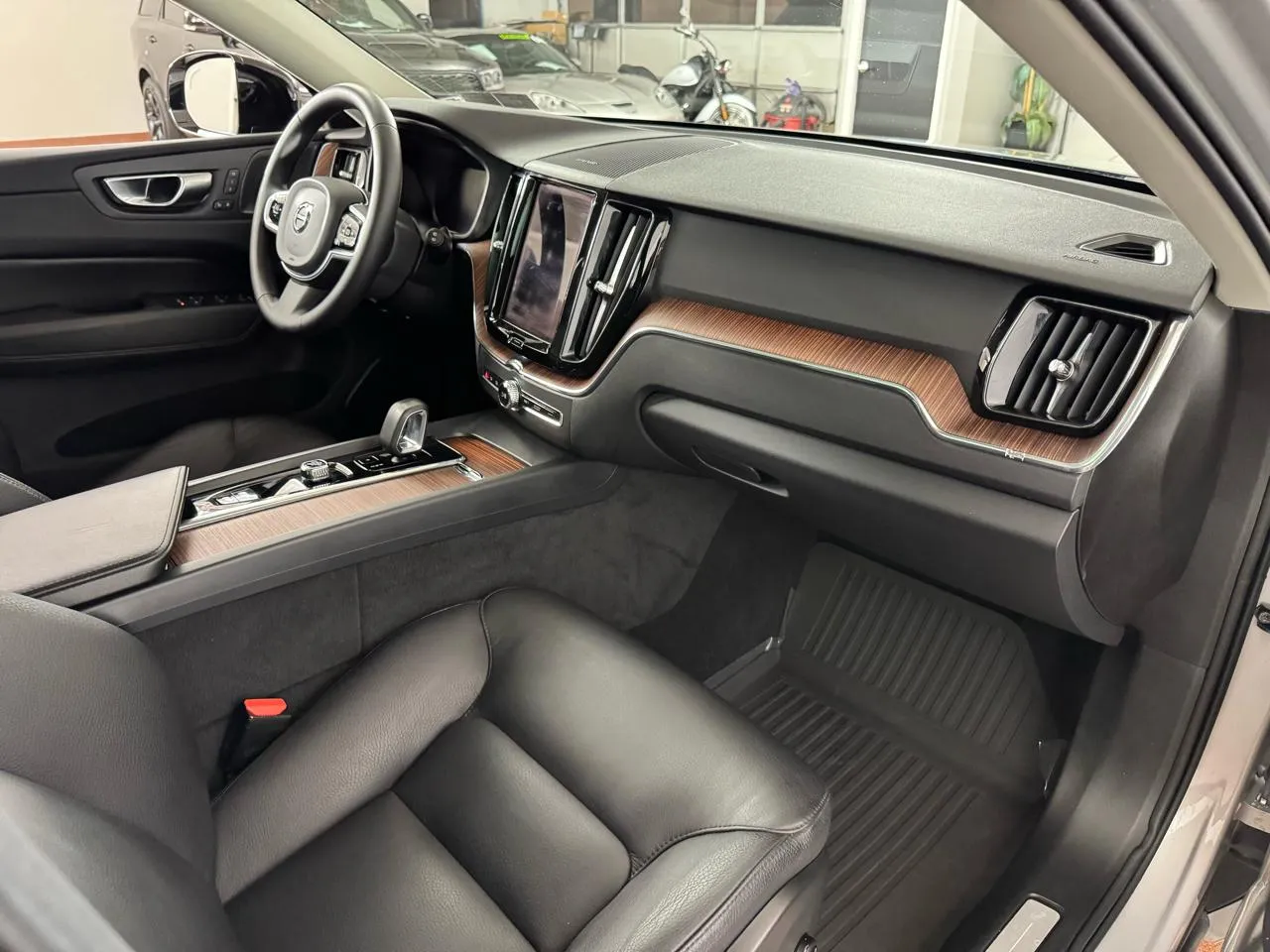 2023 Volvo XC60 Plus - Photo 42