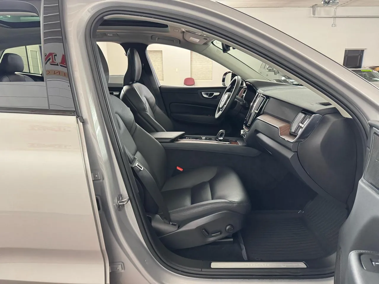 2023 Volvo XC60 Plus - Photo 43