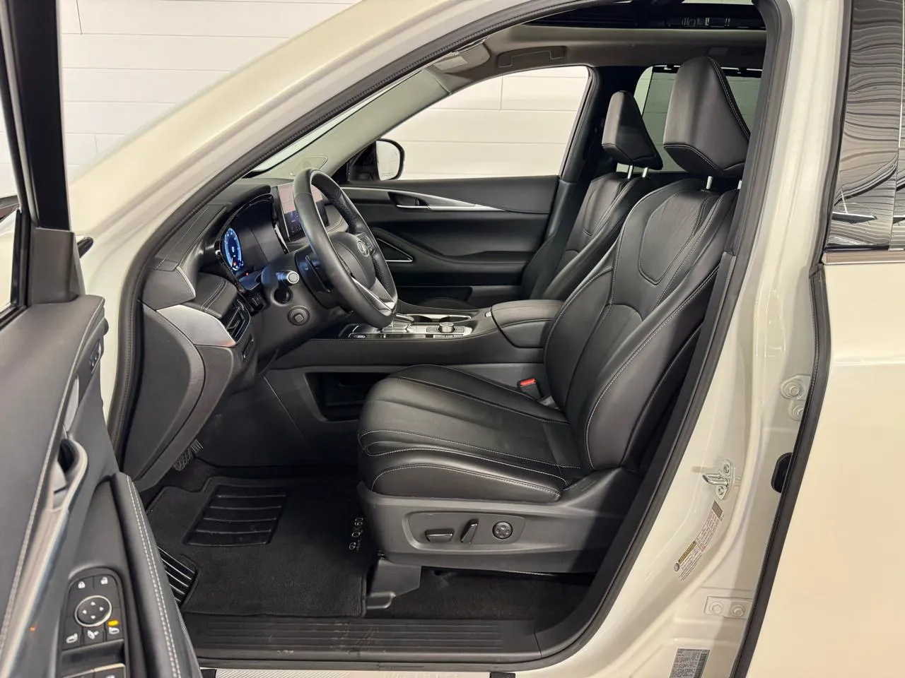 2025 INFINITI QX60 LUXE - Photo 12