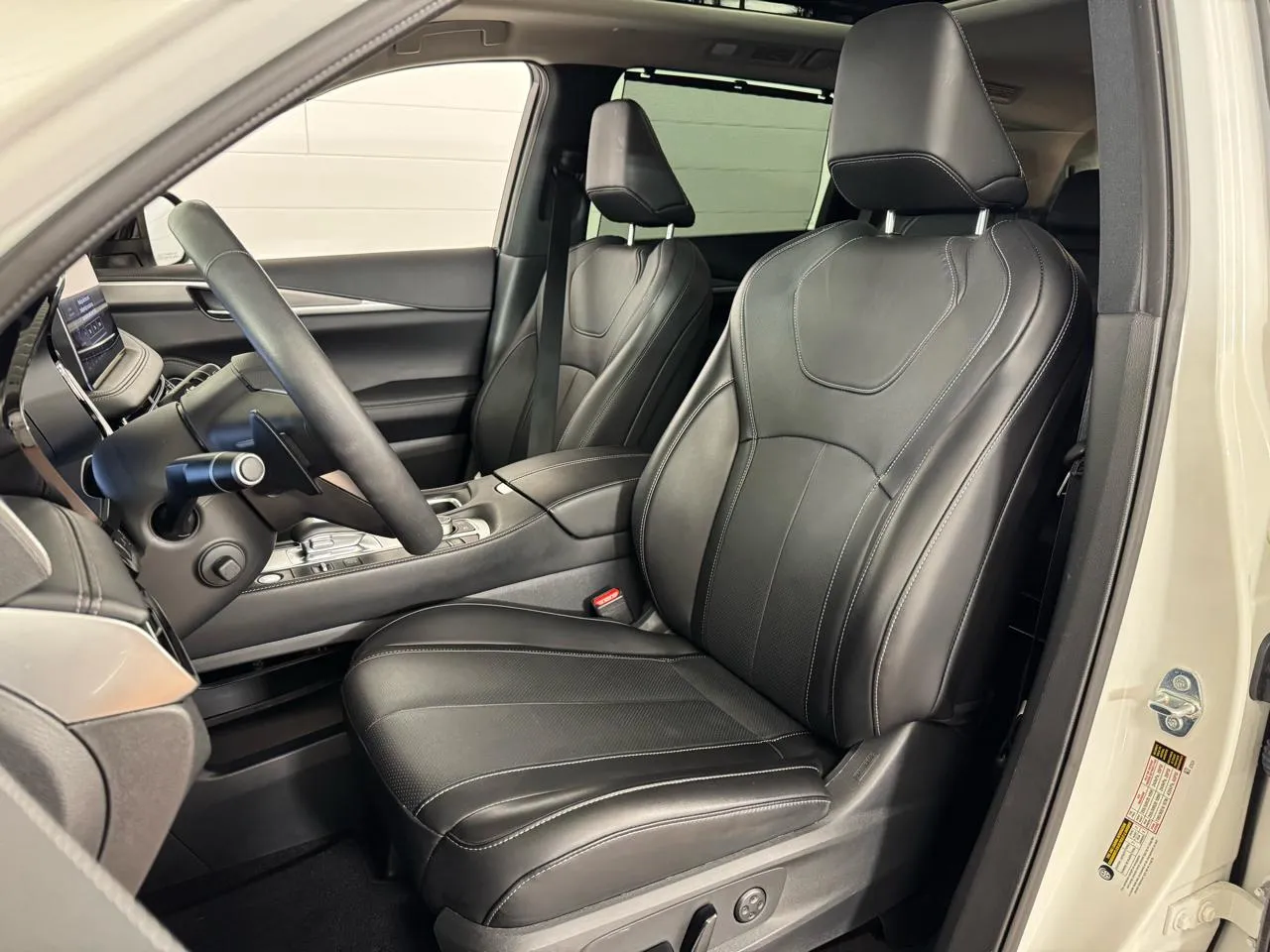 2025 INFINITI QX60 LUXE - Photo 13