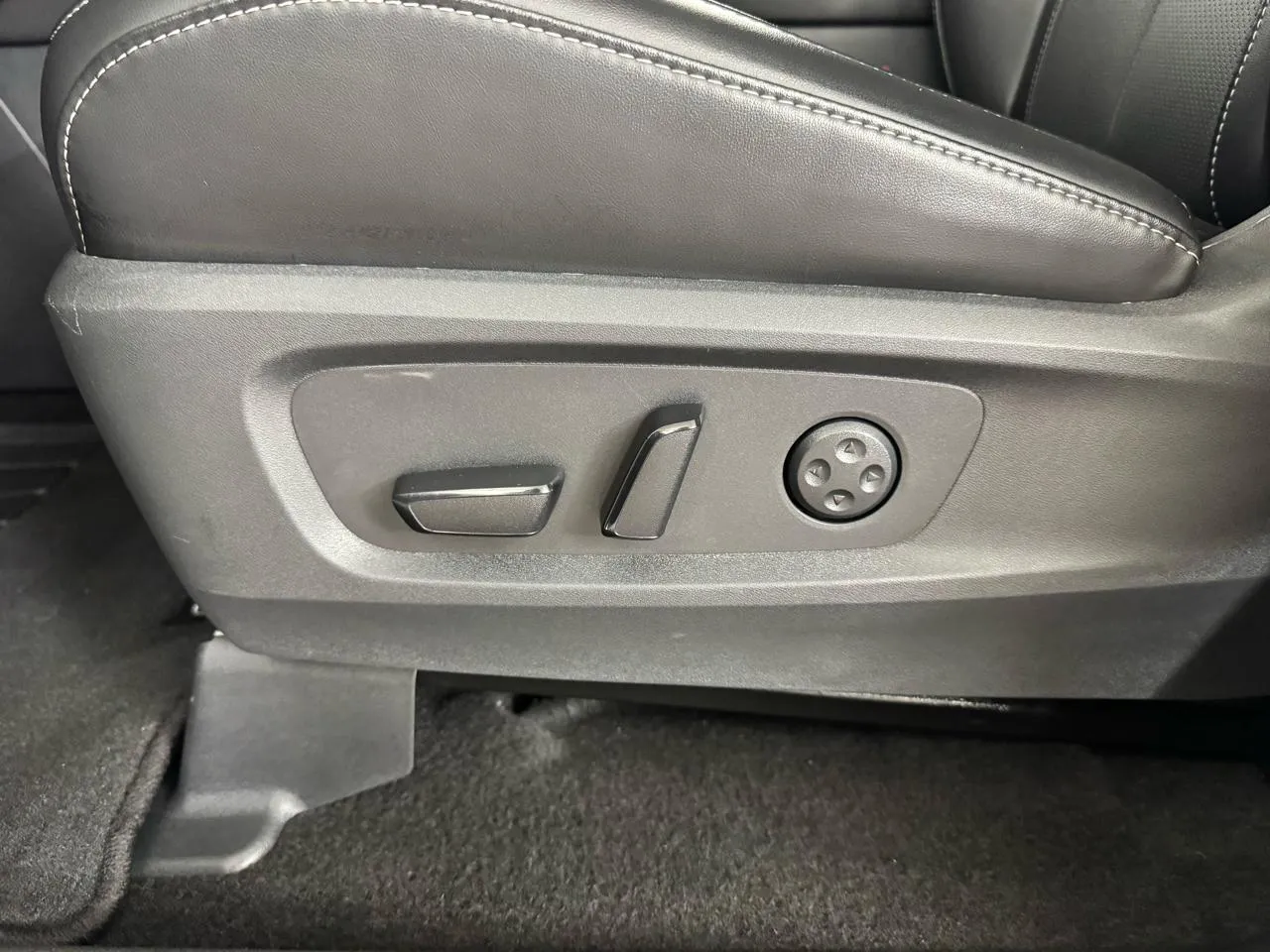 2025 INFINITI QX60 LUXE - Photo 14