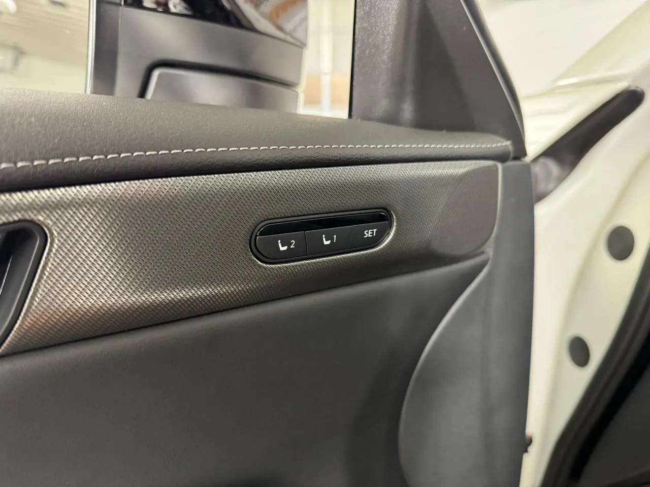 2025 INFINITI QX60 LUXE - Photo 17