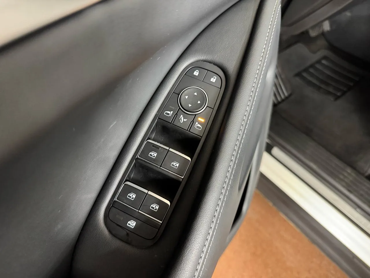2025 INFINITI QX60 LUXE - Photo 18