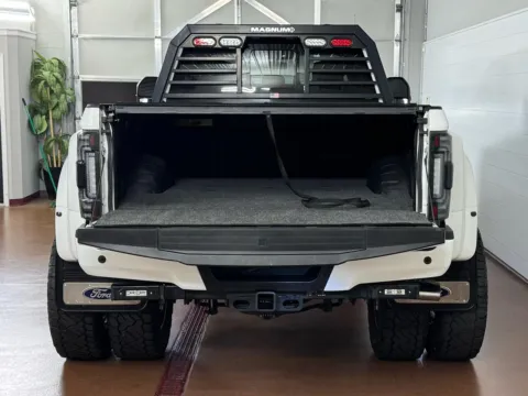 More photos of 2020 Ford F-350 LARIAT at Morgan Automotive, PA