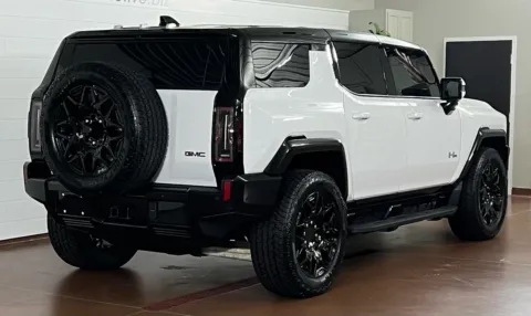 Another view of 2025 GMC HUMMER EV SUV 2X e4WD for sale in Manheim, PA at Morgan Automotive