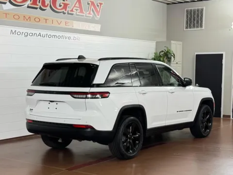 Another view of 2023 Jeep Grand Cherokee Altitude 4x4 for sale in Manheim, PA at Morgan Automotive