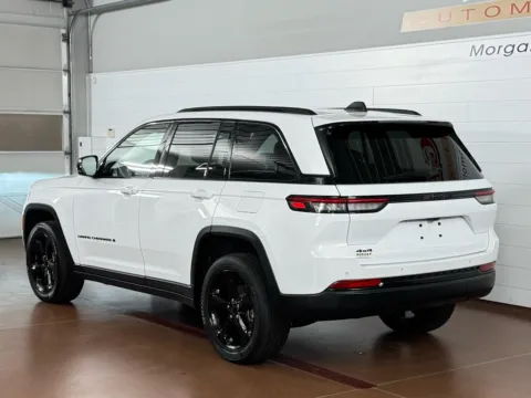 More photos of 2023 Jeep Grand Cherokee Altitude 4x4 at Morgan Automotive, PA