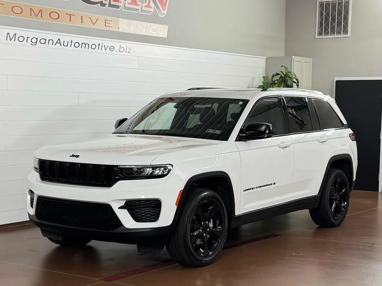 2023 Jeep Grand Cherokee Altitude - Photo 7