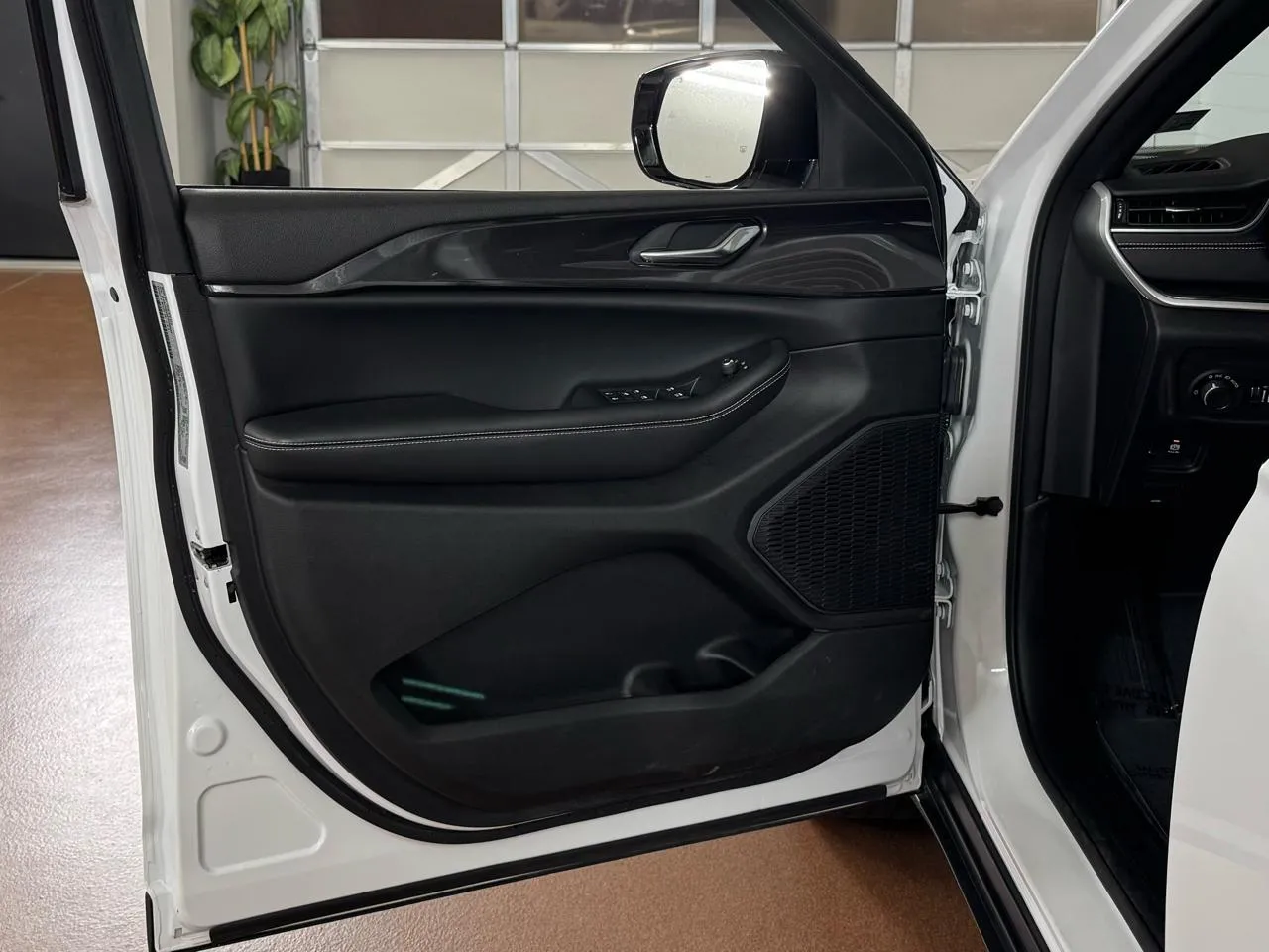 2023 Jeep Grand Cherokee Altitude - Photo 16