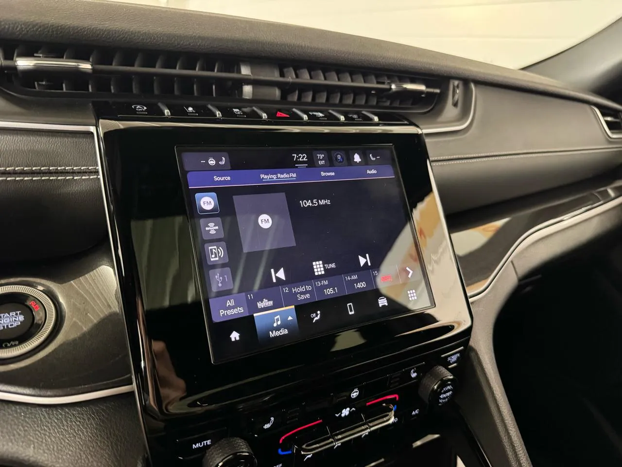 2023 Jeep Grand Cherokee Altitude - Photo 22