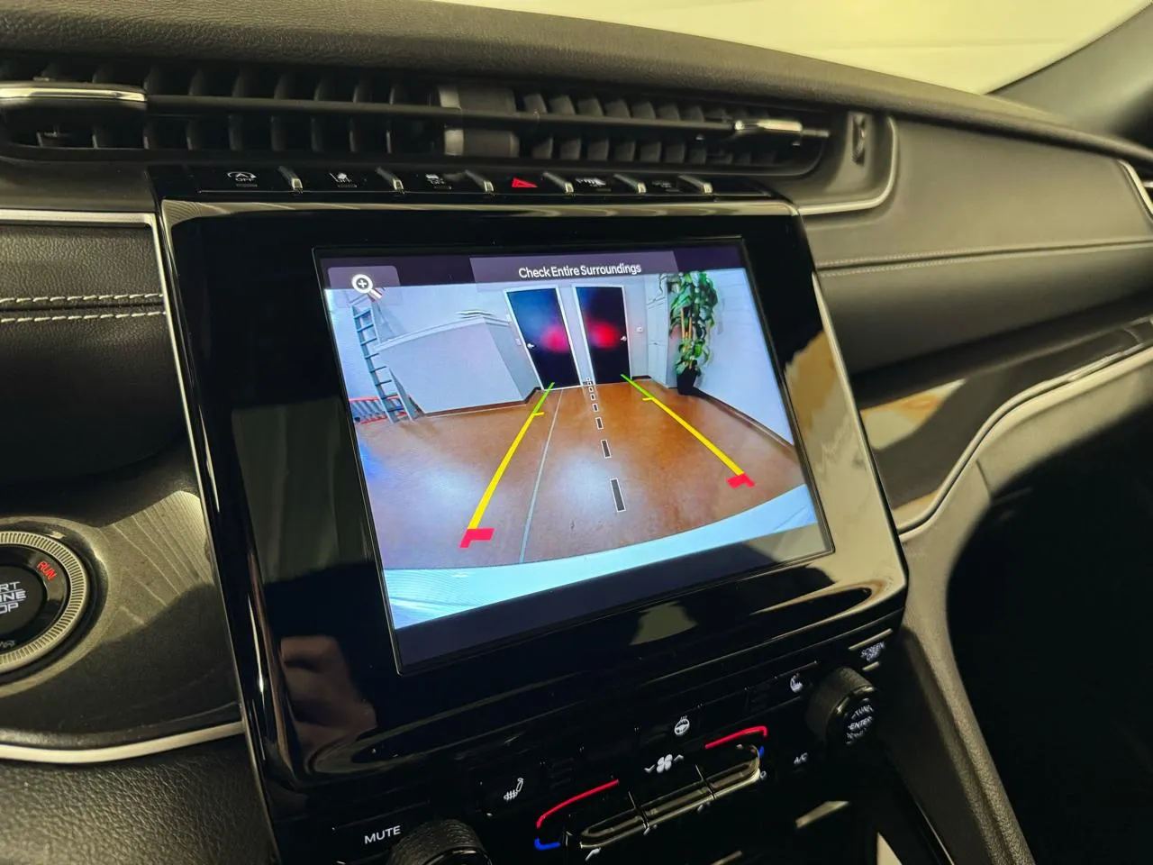 2023 Jeep Grand Cherokee Altitude - Photo 24