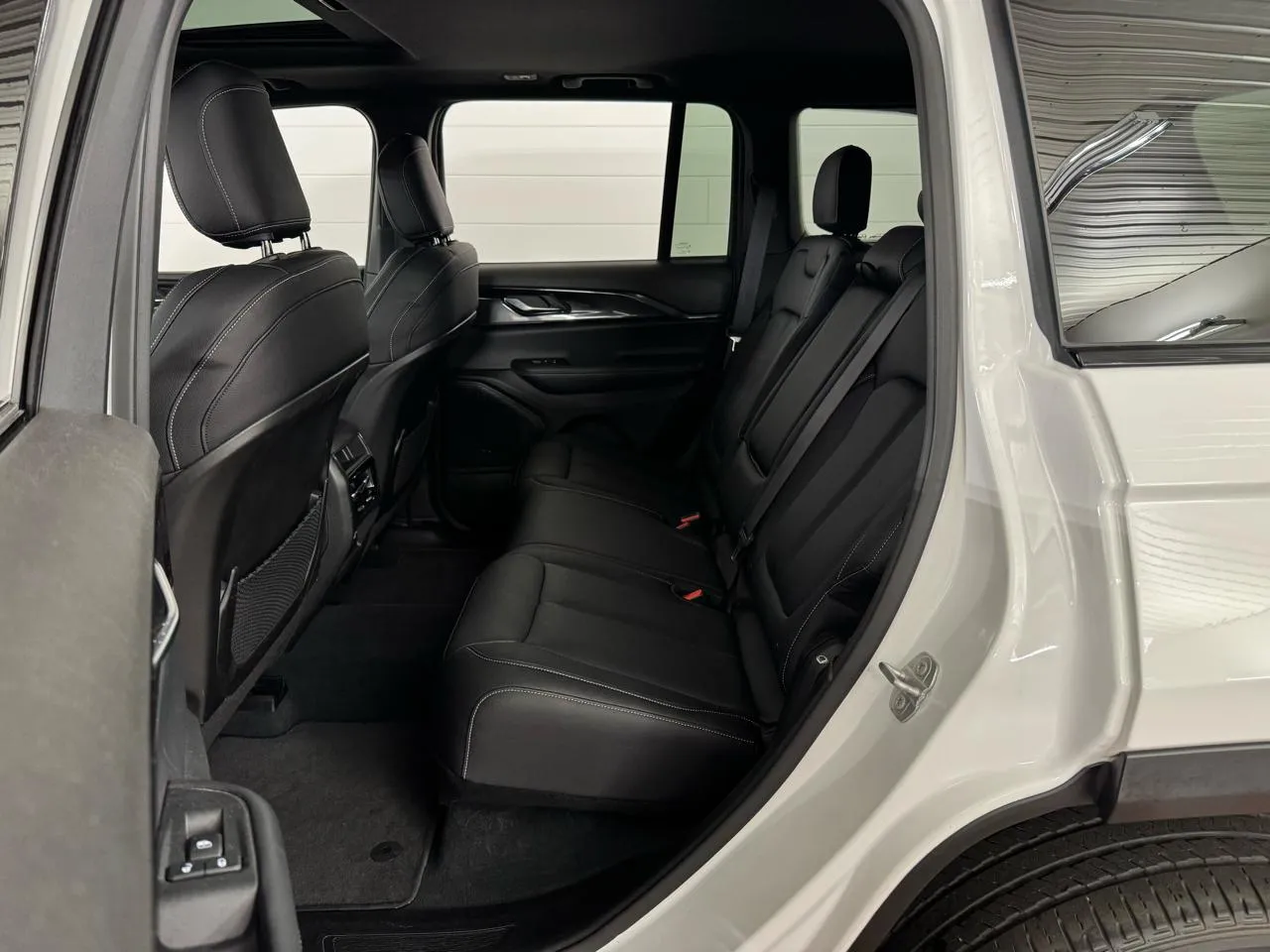 2023 Jeep Grand Cherokee Altitude - Photo 28