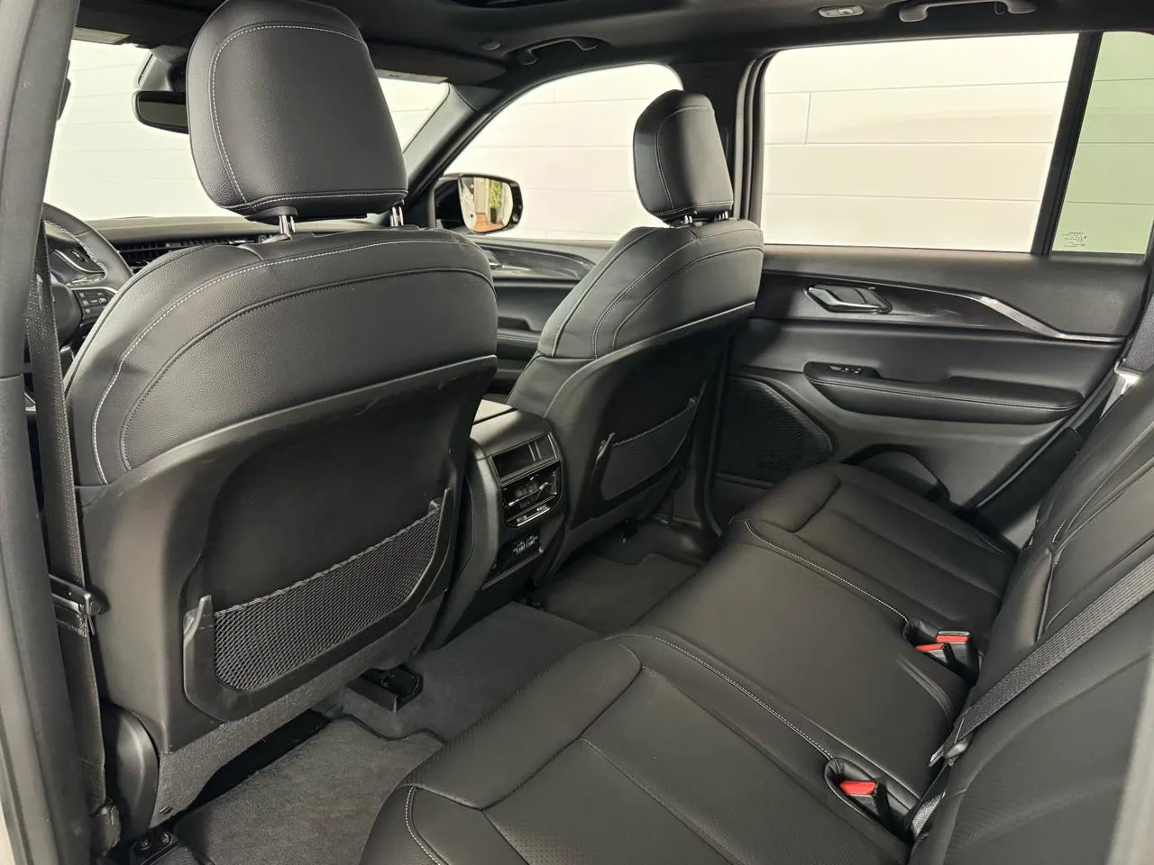 2023 Jeep Grand Cherokee Altitude - Photo 29
