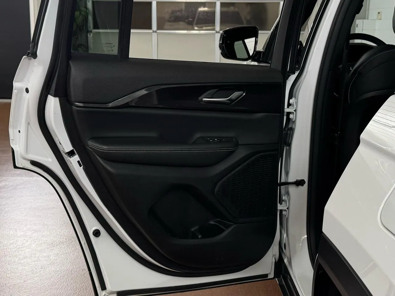 2023 Jeep Grand Cherokee Altitude - Photo 31