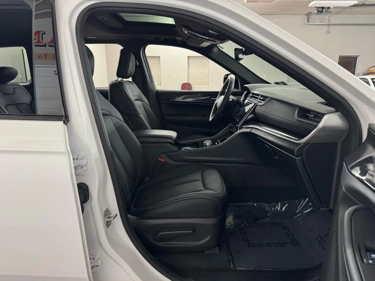 2023 Jeep Grand Cherokee Altitude - Photo 38