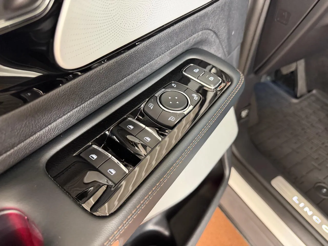 2025 Lincoln Aviator Reserve - Photo 17