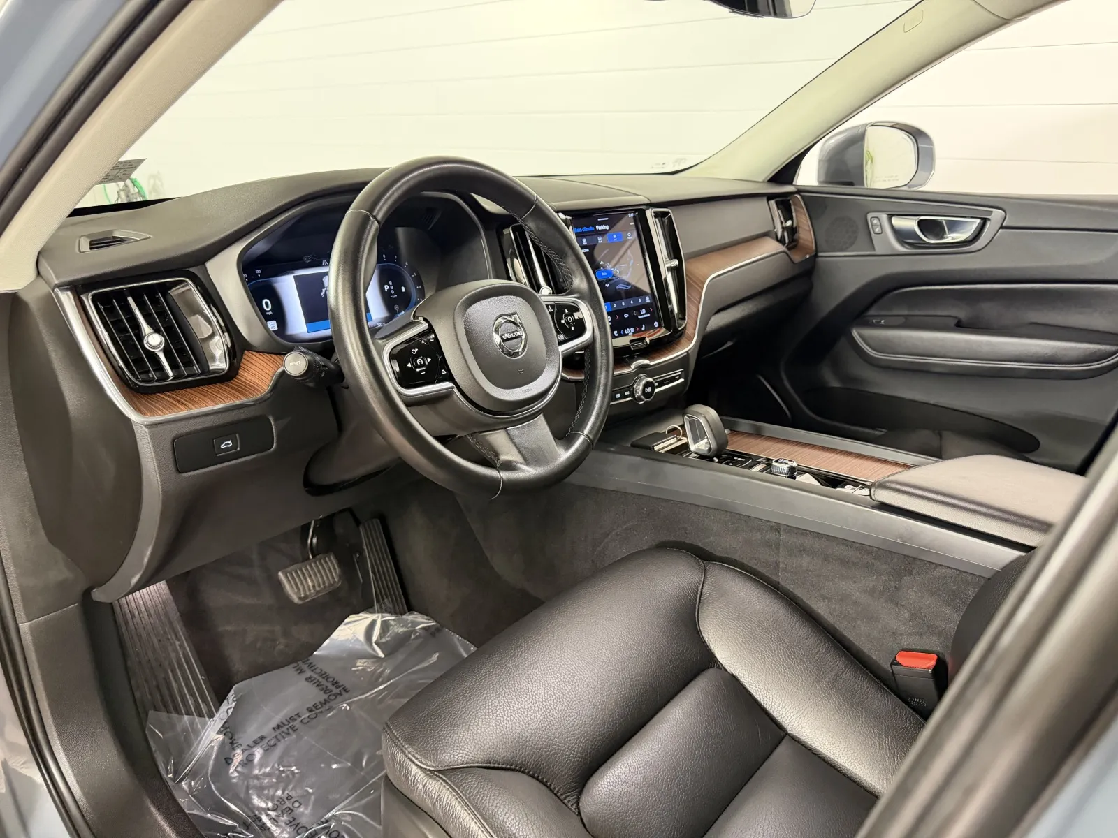 2023 Volvo XC60 Plus - Photo 10