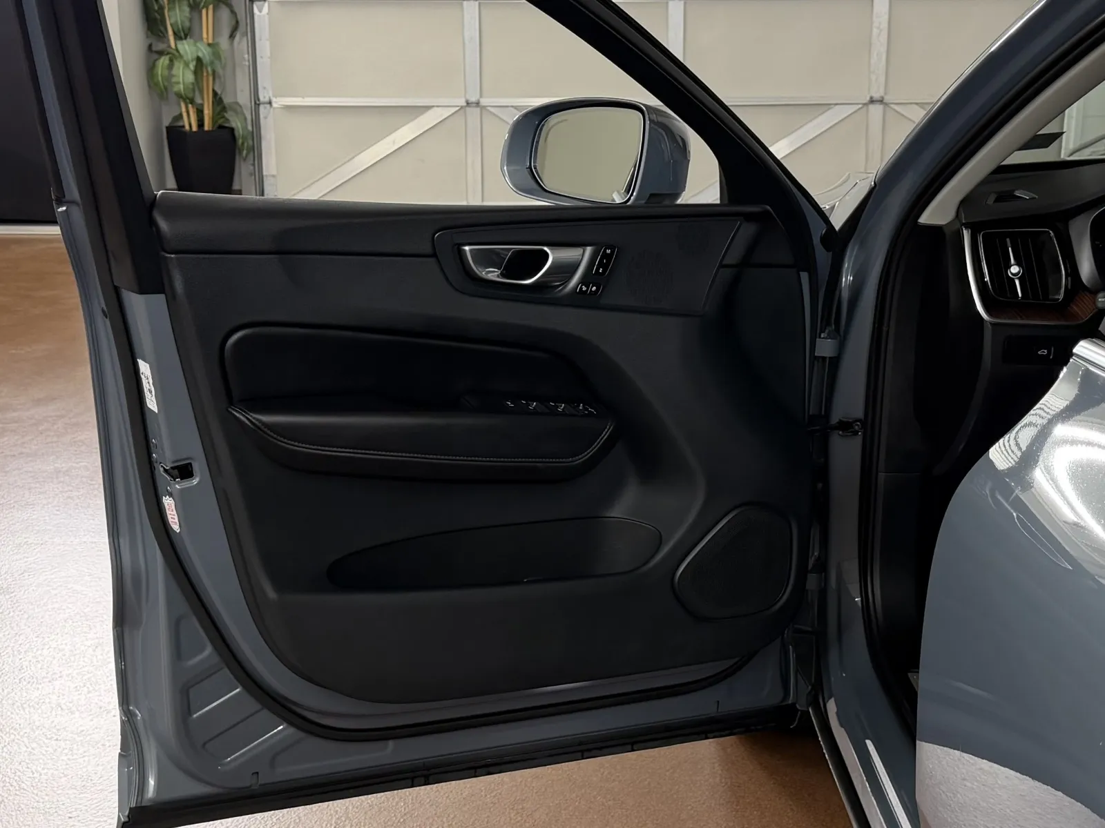 2023 Volvo XC60 Plus - Photo 15