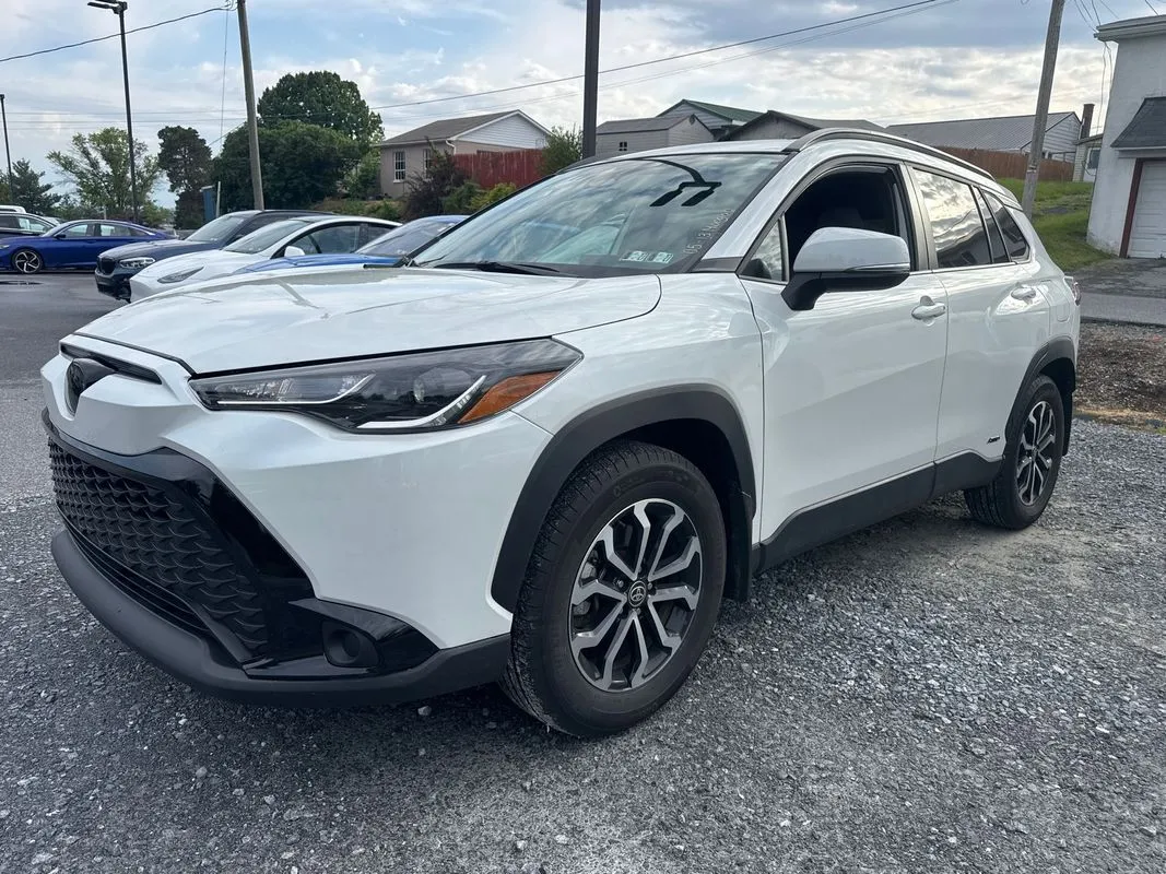White 2024 Toyota Corolla Cross Hybrid SE for sale in Manheim, PA