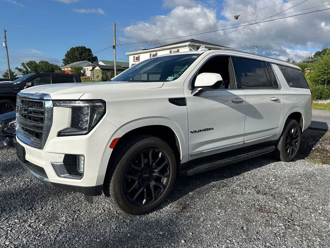 White 2023 GMC Yukon XL 4WD SLT for sale in Manheim, PA