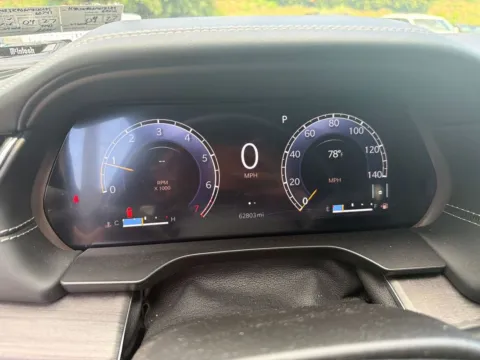 More photos of 2021 Jeep Grand Cherokee L Overland 4x4 at Morgan Automotive, PA