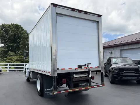 More photos of 2020 Hino Hino 268 at Morgan Automotive, PA