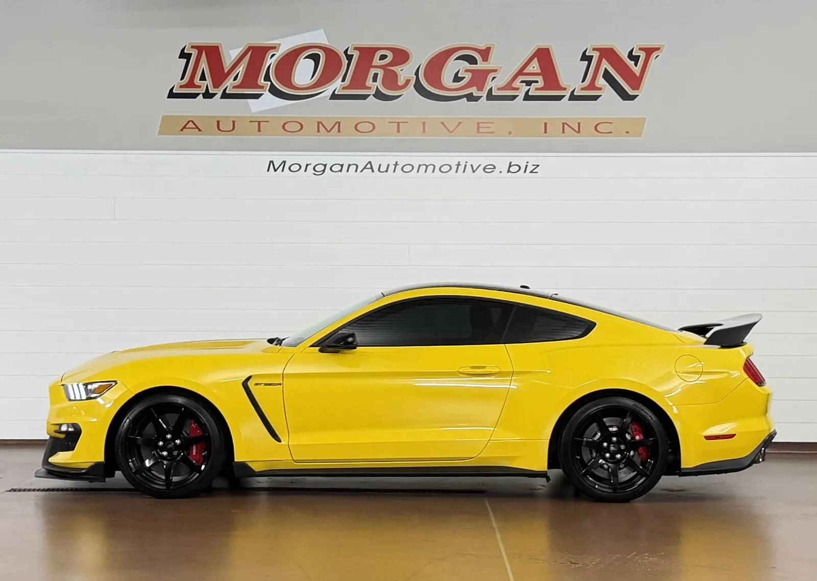 2017 Ford Mustang Shelby GT350 - Photo 6