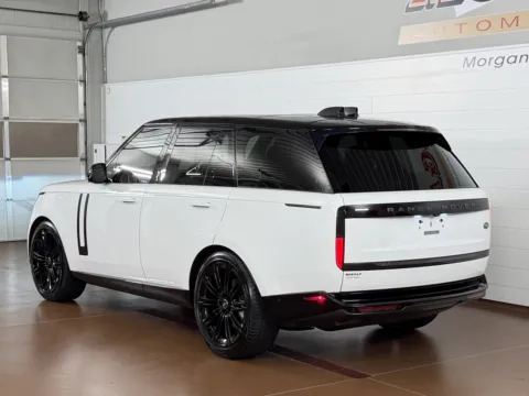 More photos of 2022 Land Rover New Range Rover P400 SE at Morgan Automotive, PA