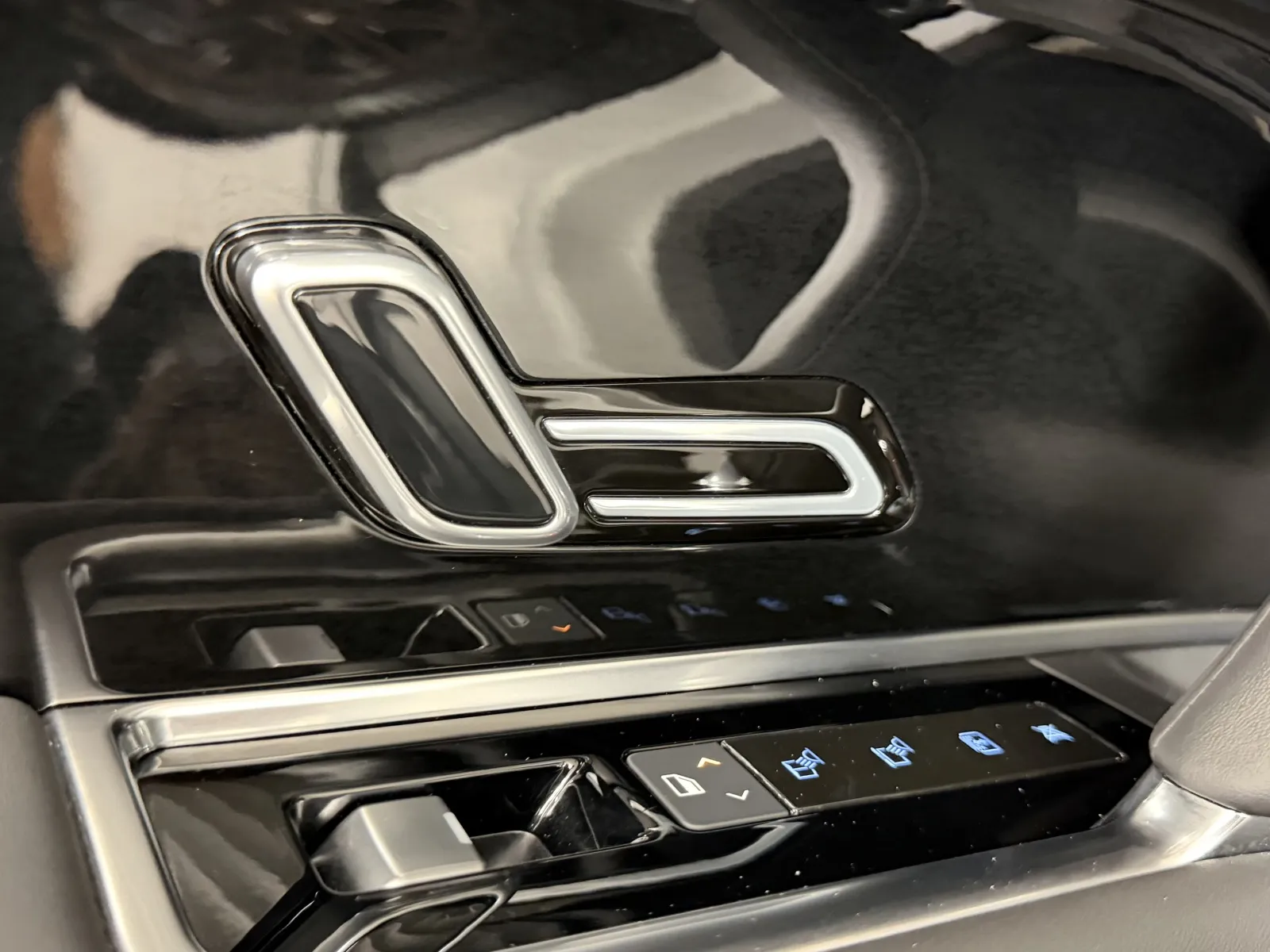 2022 Land Rover Range Rover Base - Photo 38
