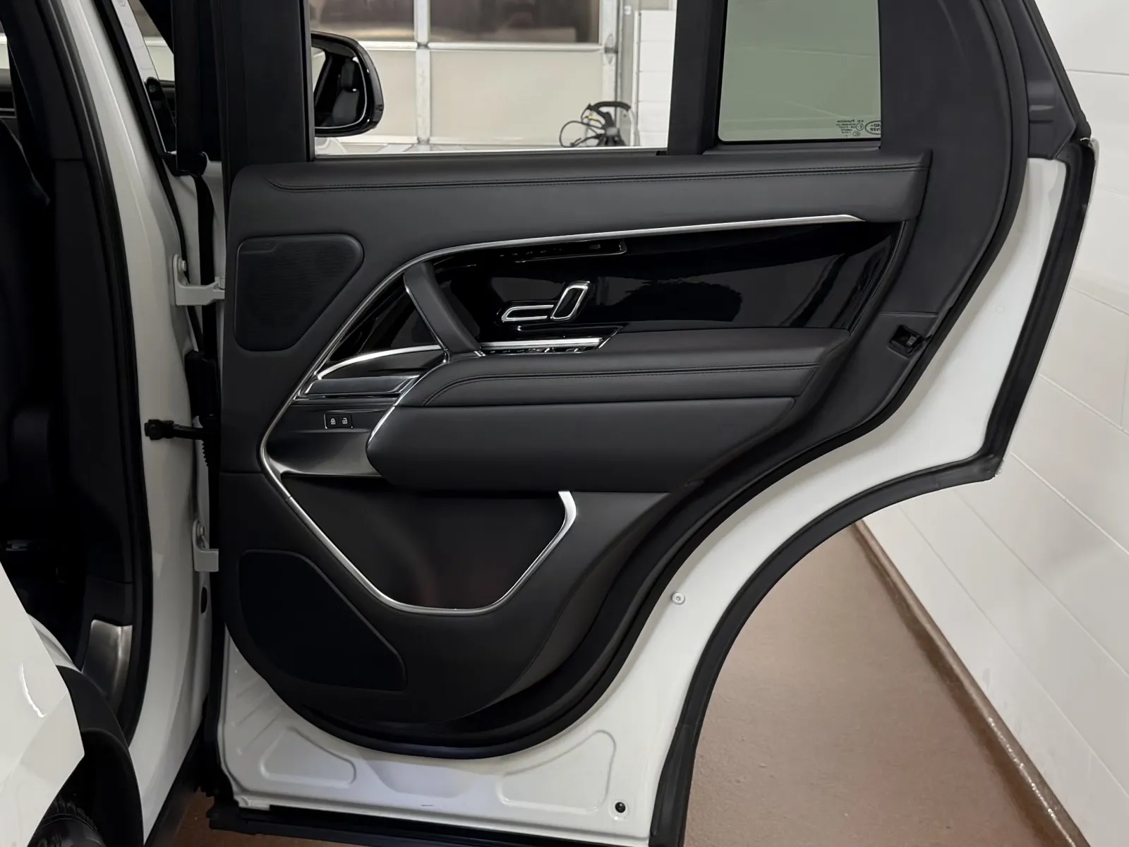 2022 Land Rover Range Rover Base - Photo 46