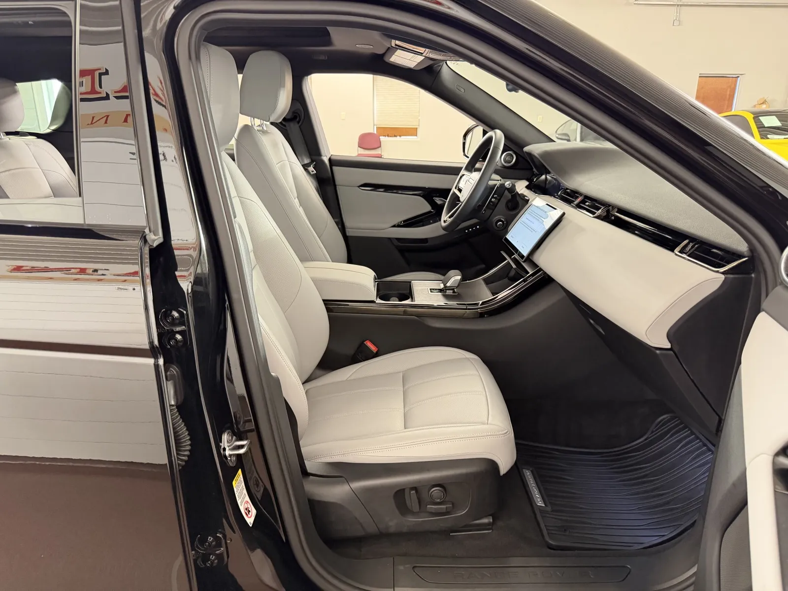 2026 Land Rover Range Rover Evoque S - Photo 43