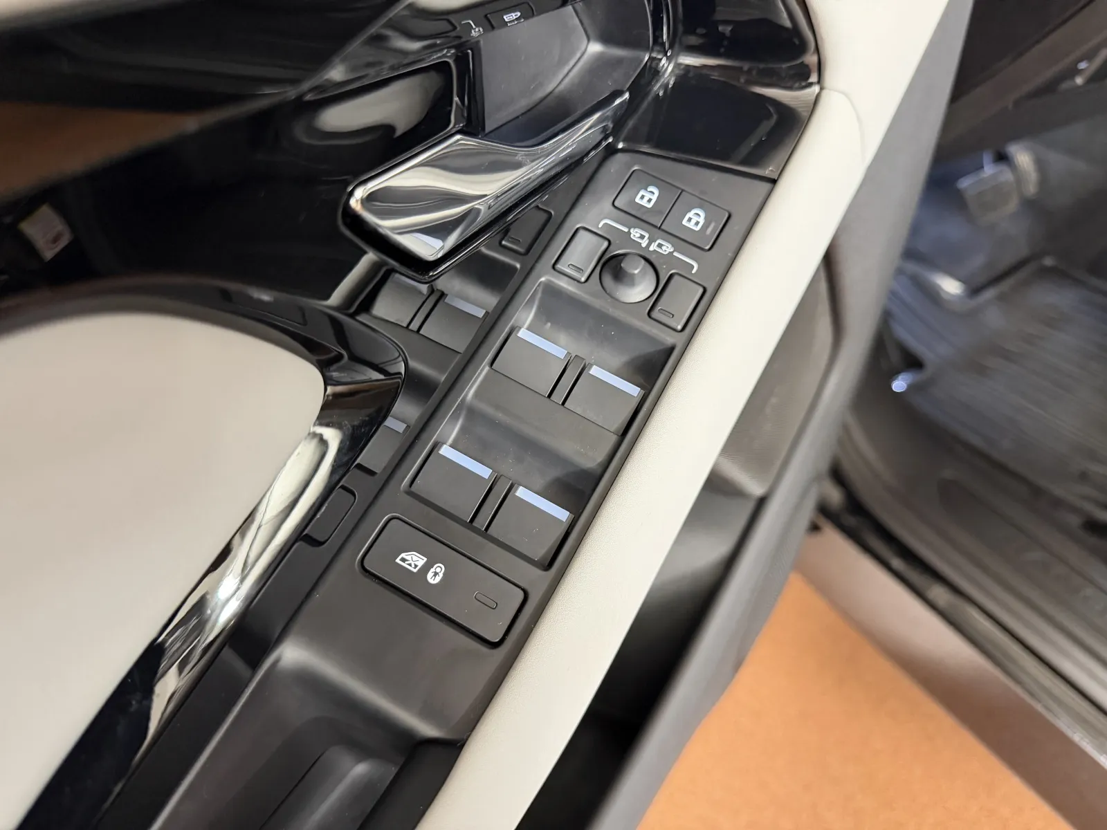 2026 Land Rover Range Rover Evoque S - Photo 17