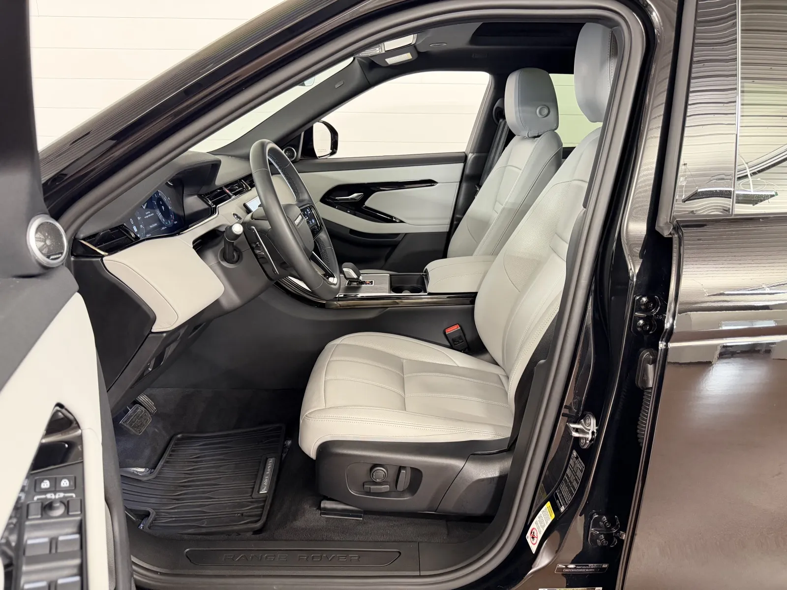 2026 Land Rover Range Rover Evoque S - Photo 11