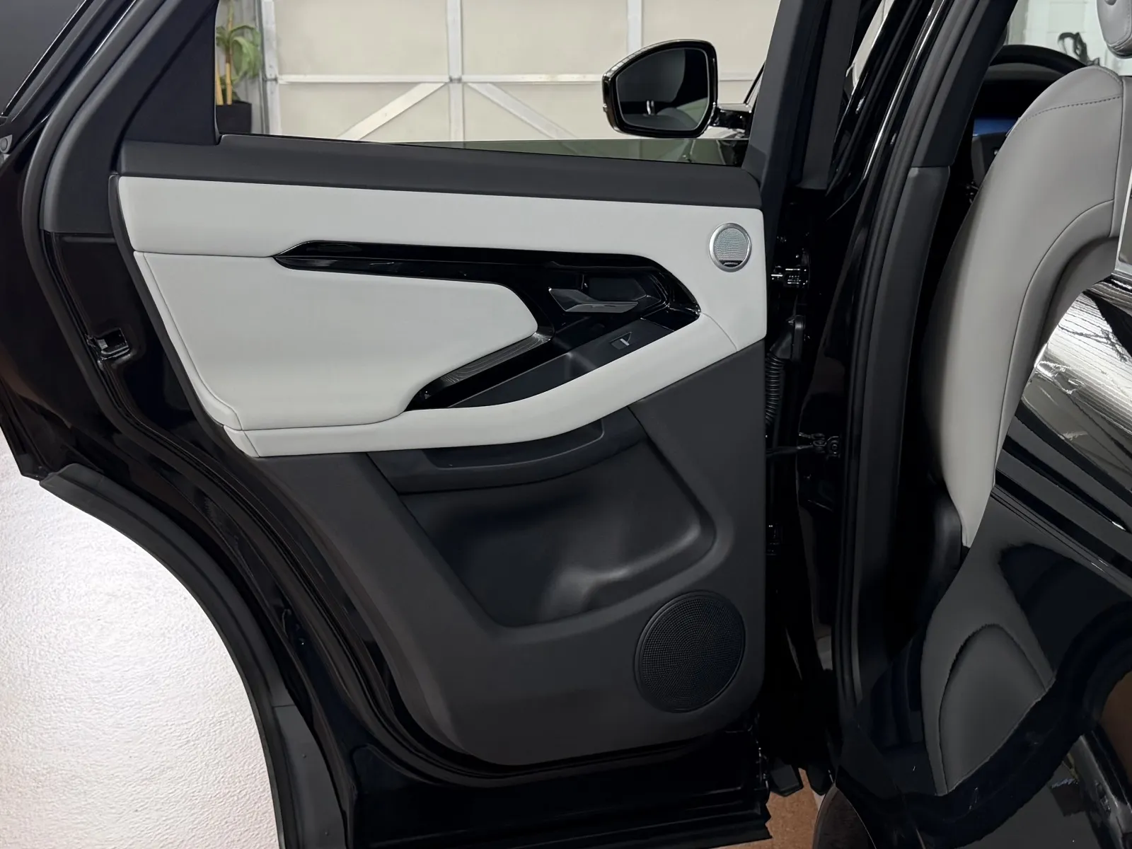 2026 Land Rover Range Rover Evoque S - Photo 36