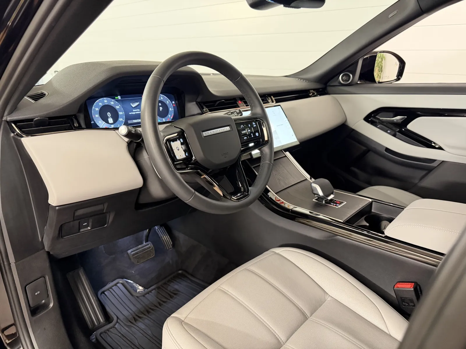 2026 Land Rover Range Rover Evoque S - Photo 10