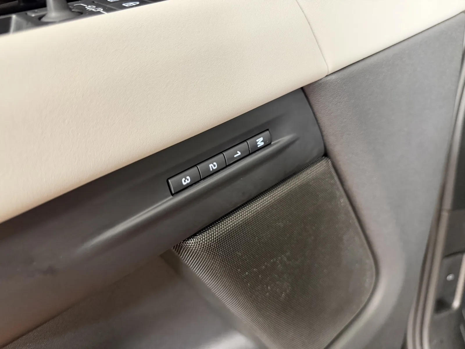 2026 Land Rover Range Rover Evoque S - Photo 18