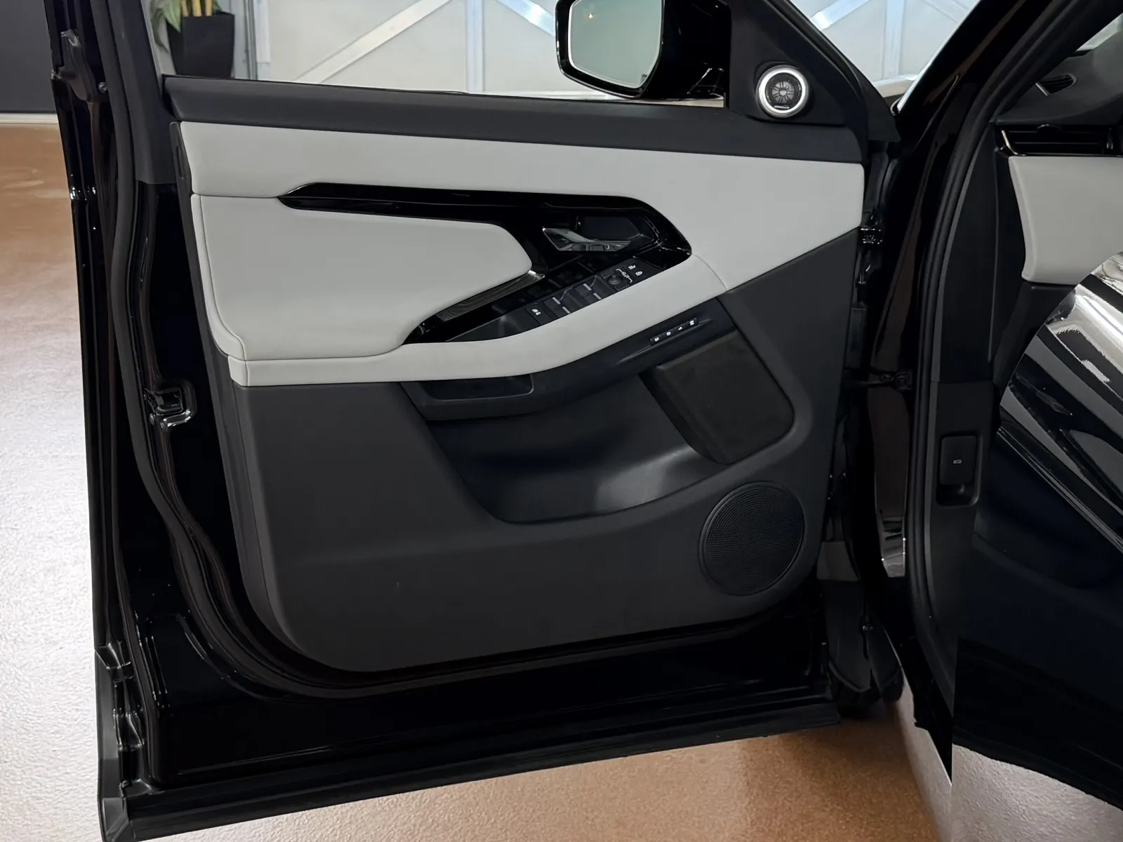 2026 Land Rover Range Rover Evoque S - Photo 15