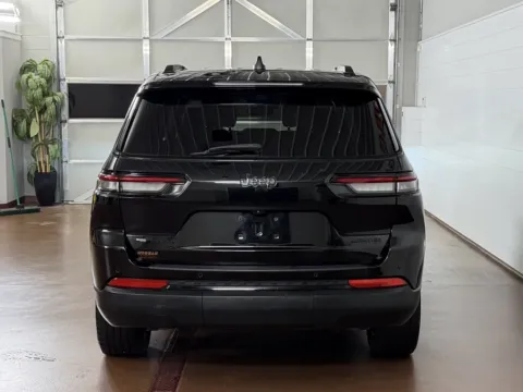 More photos of 2022 Jeep Grand Cherokee L Limited 4x4 at Morgan Automotive, PA