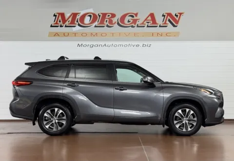 Photos of 2023 Toyota Highlander XLE for sale in Manheim, PA at Morgan Automotive