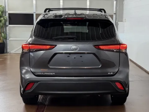 More photos of 2023 Toyota Highlander XLE at Morgan Automotive, PA