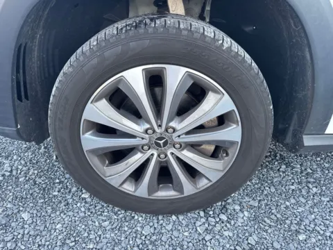 More photos of 2020 Mercedes-Benz GLE 350 4MATIC at Morgan Automotive, PA