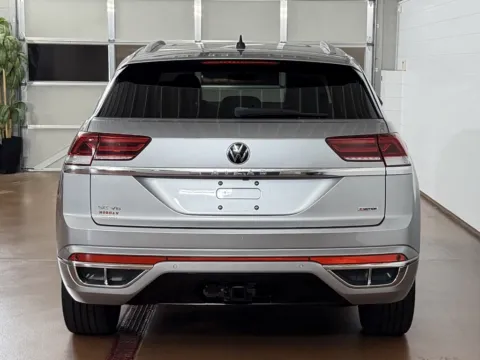 More photos of 2020 Volkswagen Atlas Cross Sport V6 SE R-Line 4Motion at Morgan Automotive, PA