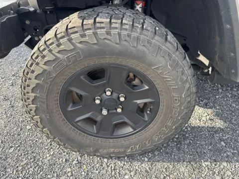 More photos of 2021 Jeep Gladiator Mojave 4x4 at Morgan Automotive, PA
