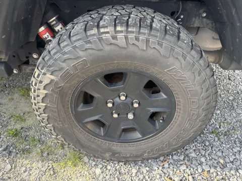 More photos of 2021 Jeep Gladiator Mojave 4x4 at Morgan Automotive, PA