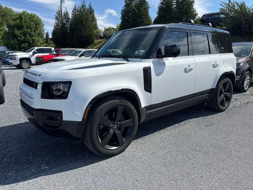 White 2024 Land Rover Defender X-Dynamic SE for sale in Manheim, PA