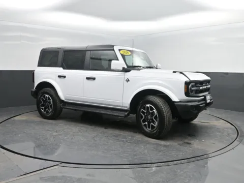 More photos of 2026 Ford Bronco Outer Banks at Mike Molstead Ford, IA