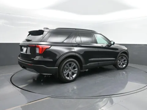 Photos of 2026 Ford Explorer Active for sale in Charles City, IA at Mike Molstead Ford