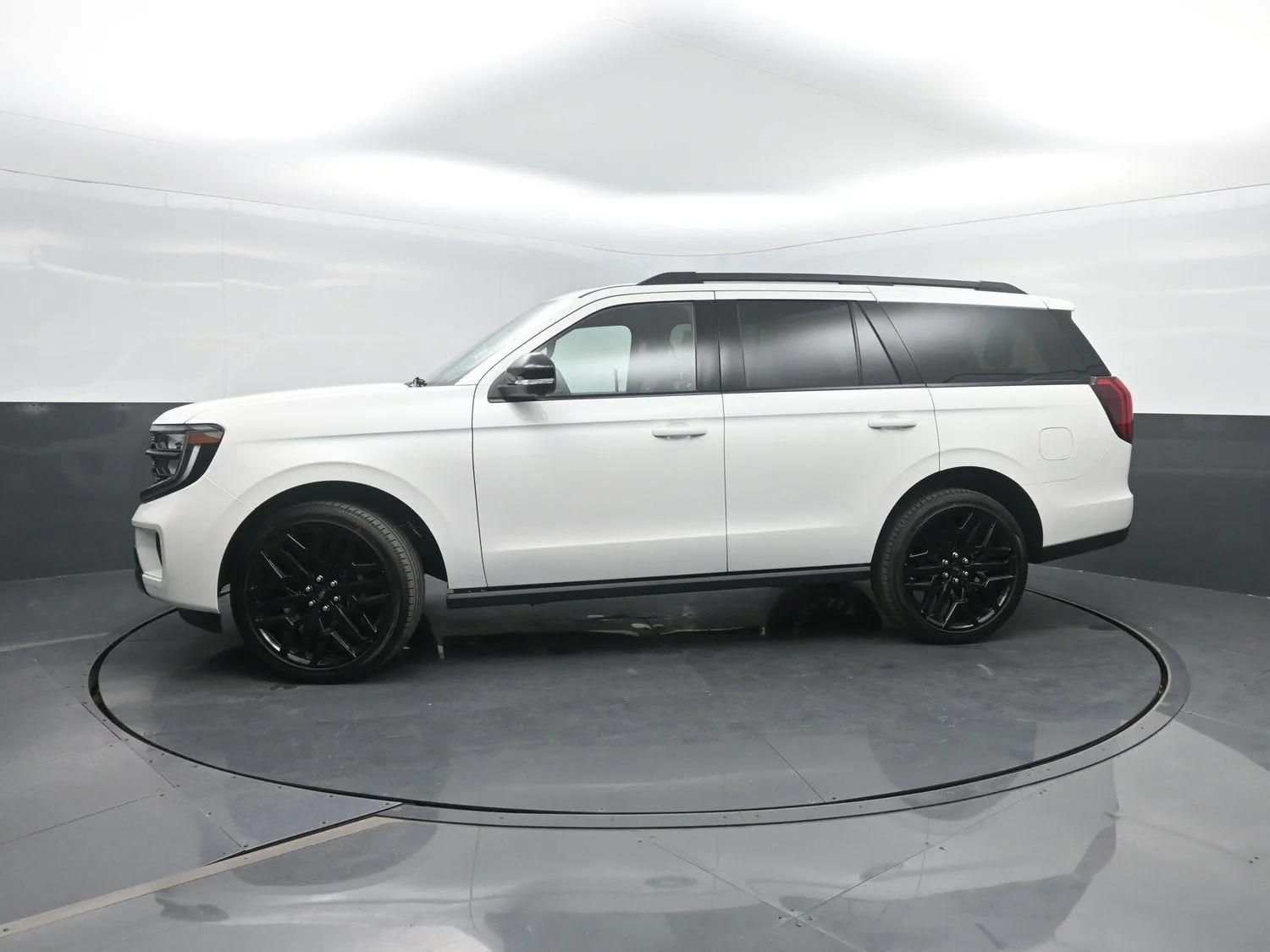 White 2027 Ford Expedition Platinum for sale in Charles City, IA