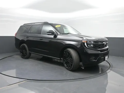 More photos of 2027 Ford Expedition Platinum at Mike Molstead Ford, IA