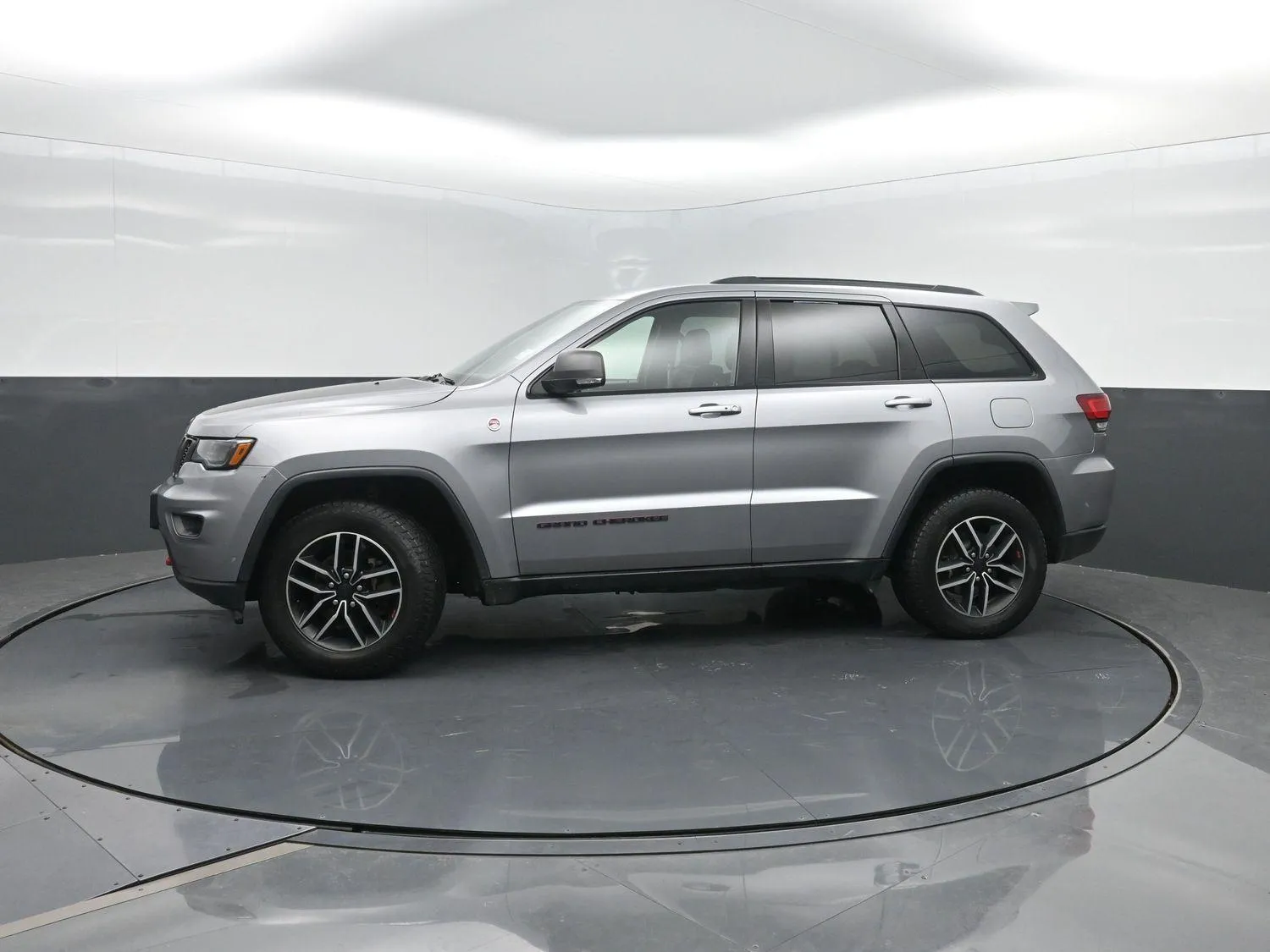 Silver 2019 Jeep Grand Cherokee Trailhawk for sale in Charles City, IA